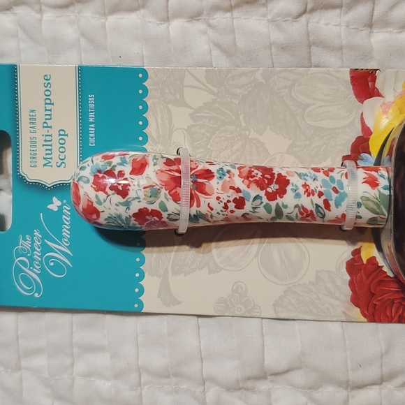 The Pioneer Woman Gorgeous Garden Universal Kitchen Scoop - Picture 8 of 8